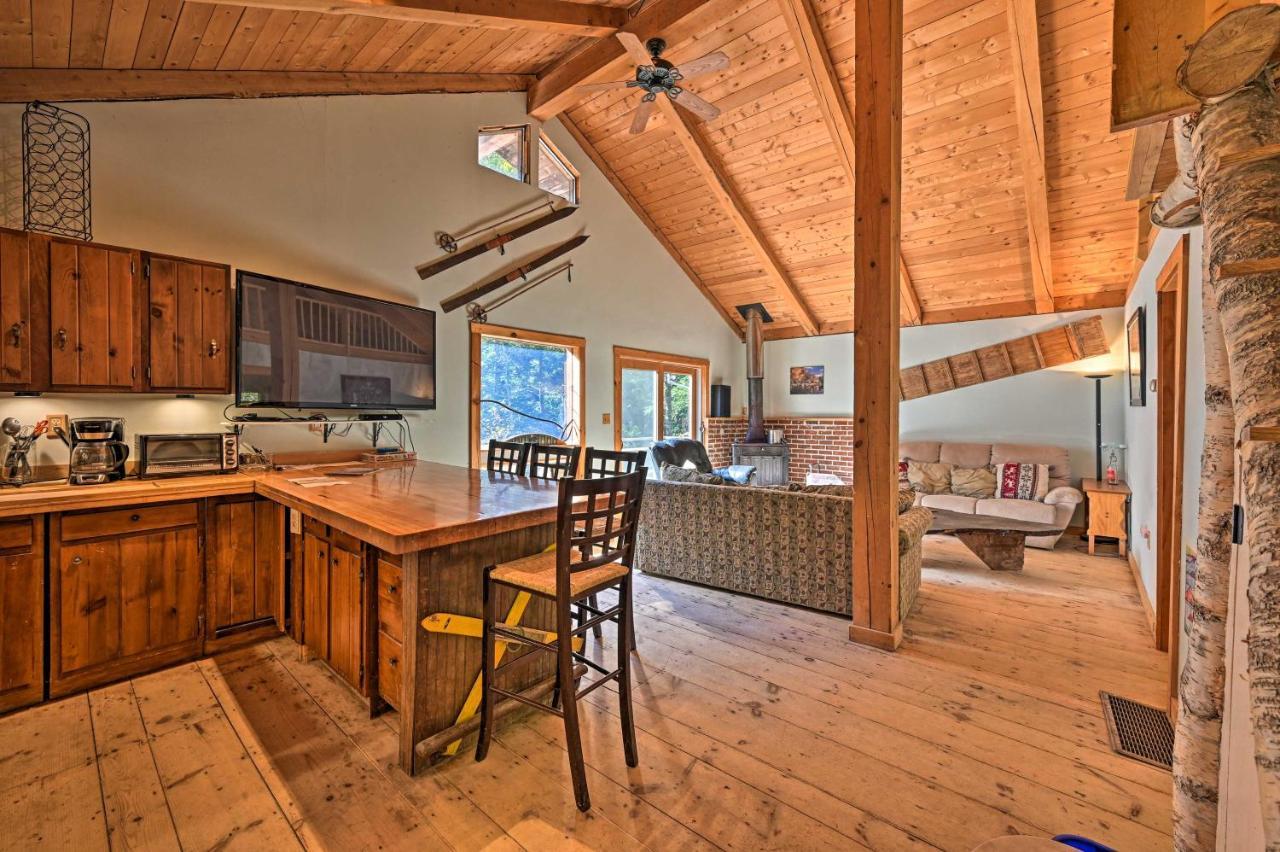 Remote Cabin With Fire Pit 3 Miles To Stowe Mtn! Екстер'єр фото