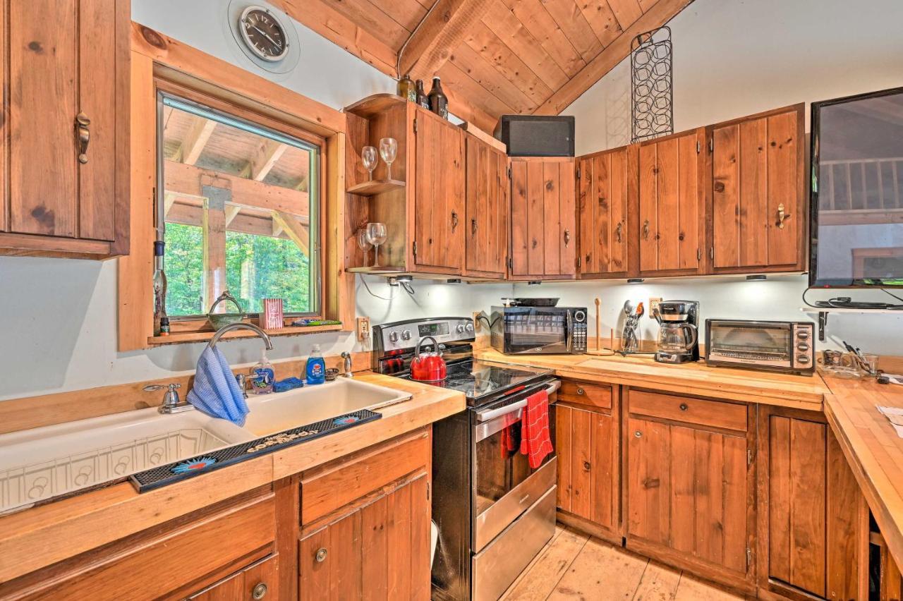 Remote Cabin With Fire Pit 3 Miles To Stowe Mtn! Екстер'єр фото