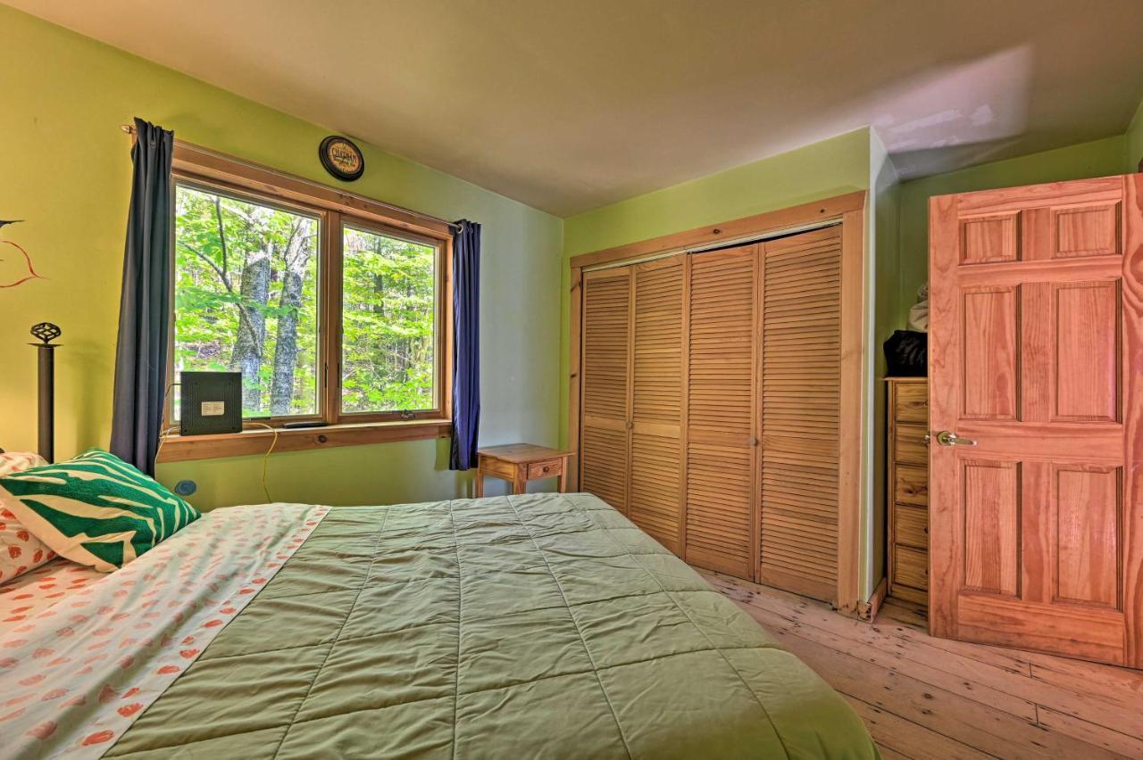 Remote Cabin With Fire Pit 3 Miles To Stowe Mtn! Екстер'єр фото