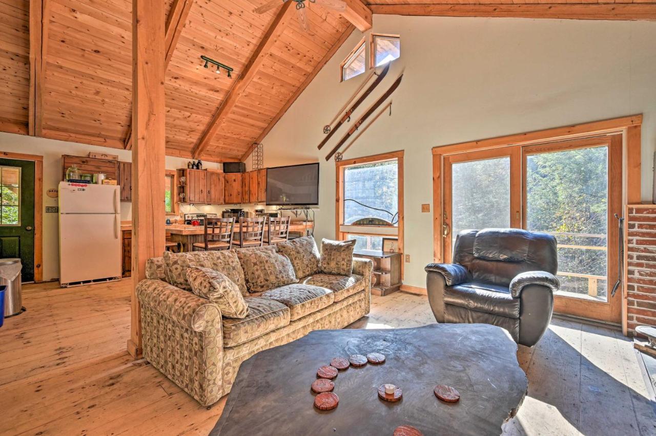 Remote Cabin With Fire Pit 3 Miles To Stowe Mtn! Екстер'єр фото