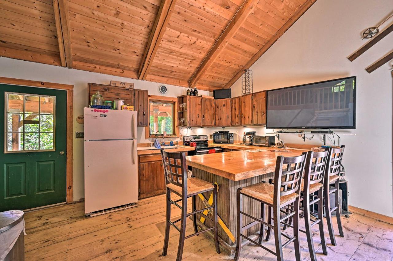 Remote Cabin With Fire Pit 3 Miles To Stowe Mtn! Екстер'єр фото