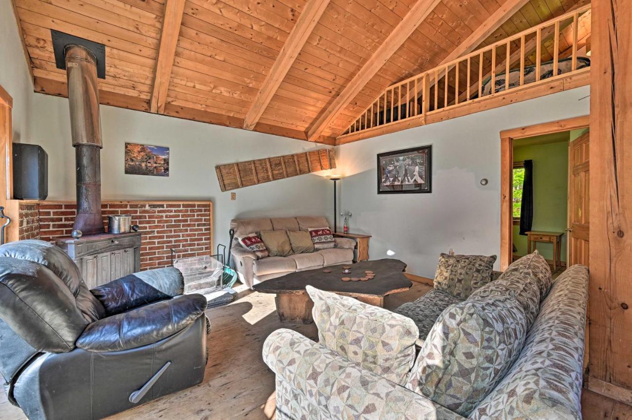 Remote Cabin With Fire Pit 3 Miles To Stowe Mtn! Екстер'єр фото